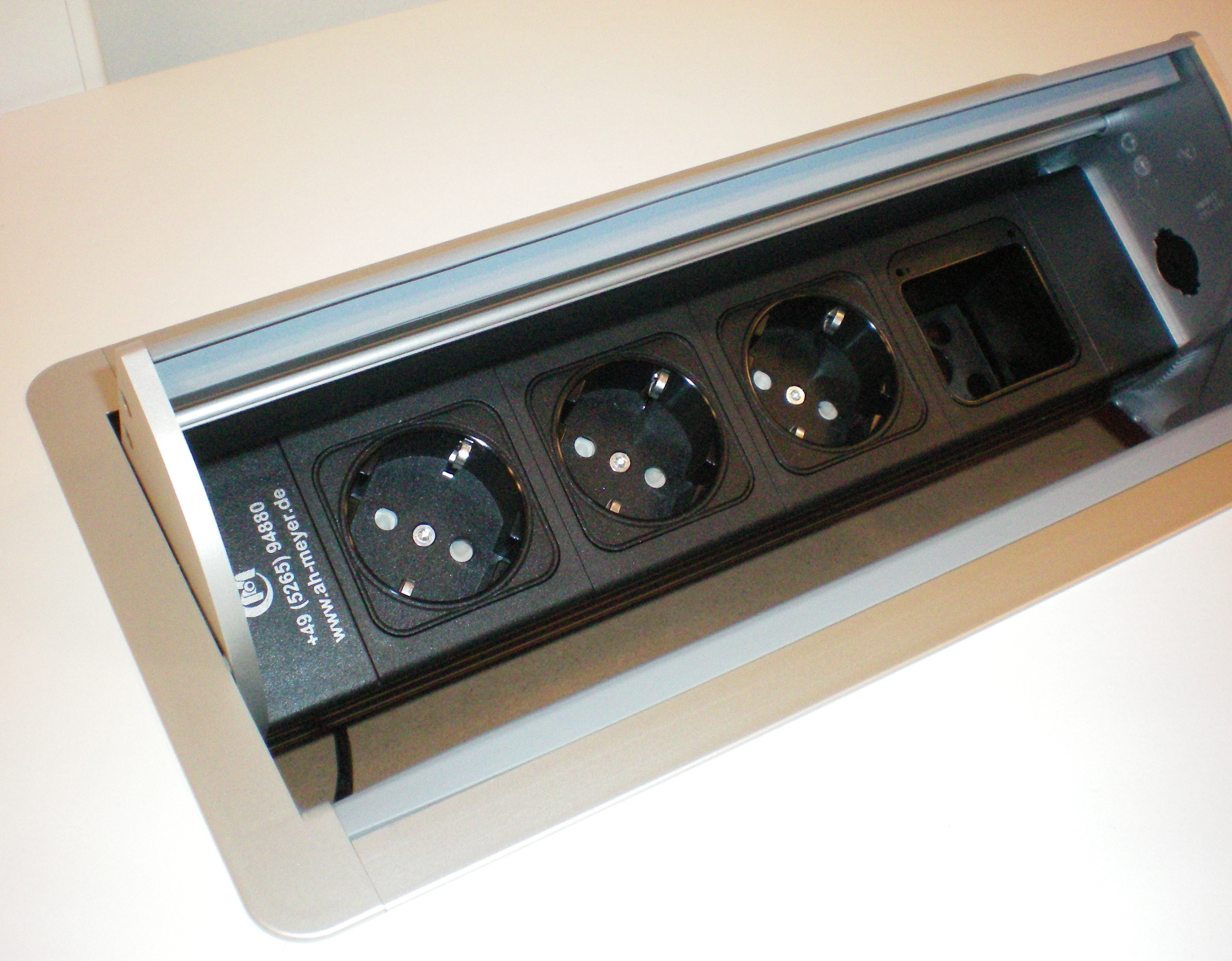 M BOX AXIAL 3EL K TUNNEL