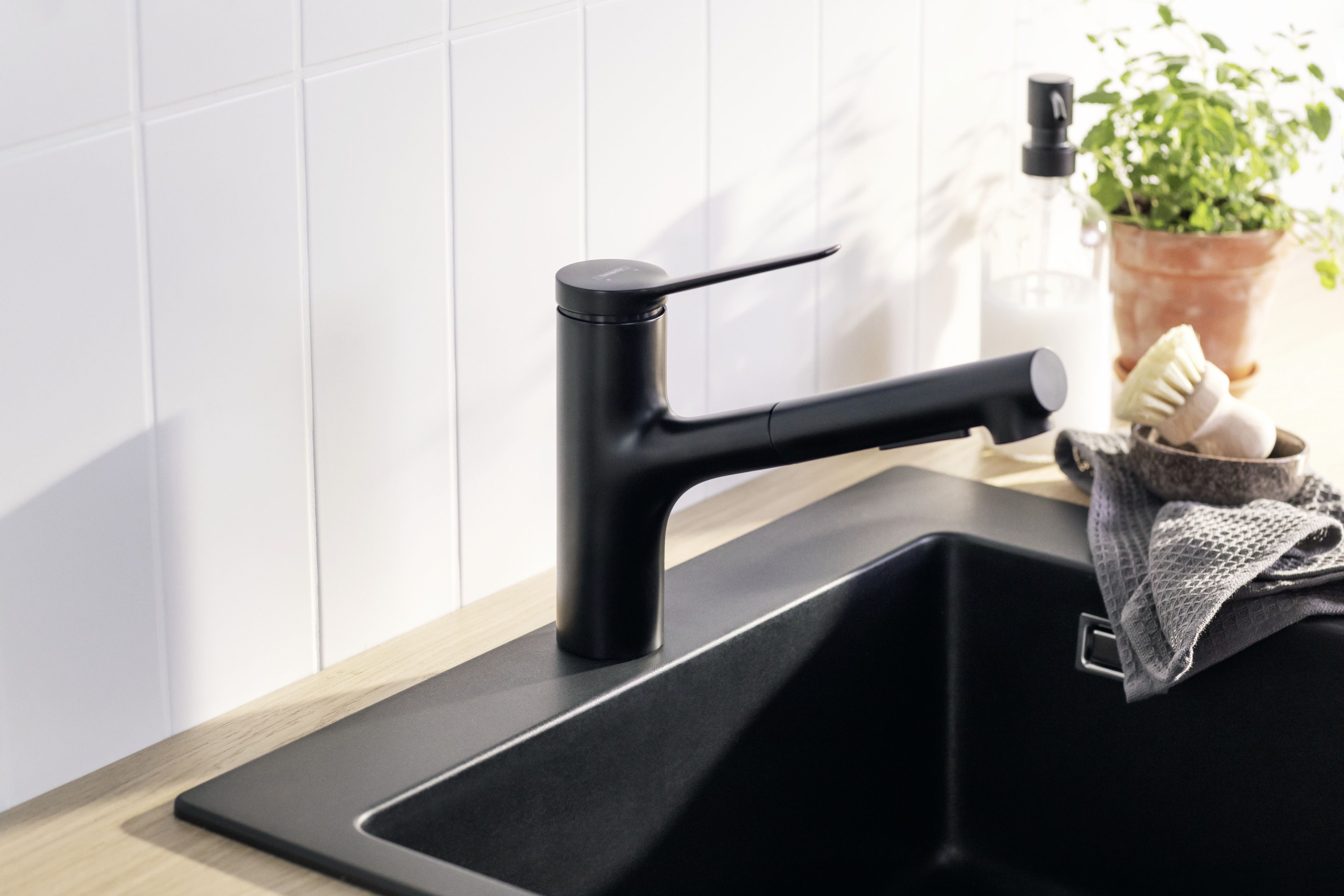 hansgrohe Kitchen mixer hansgrohe zesis m33 150 2j p.out m.bla