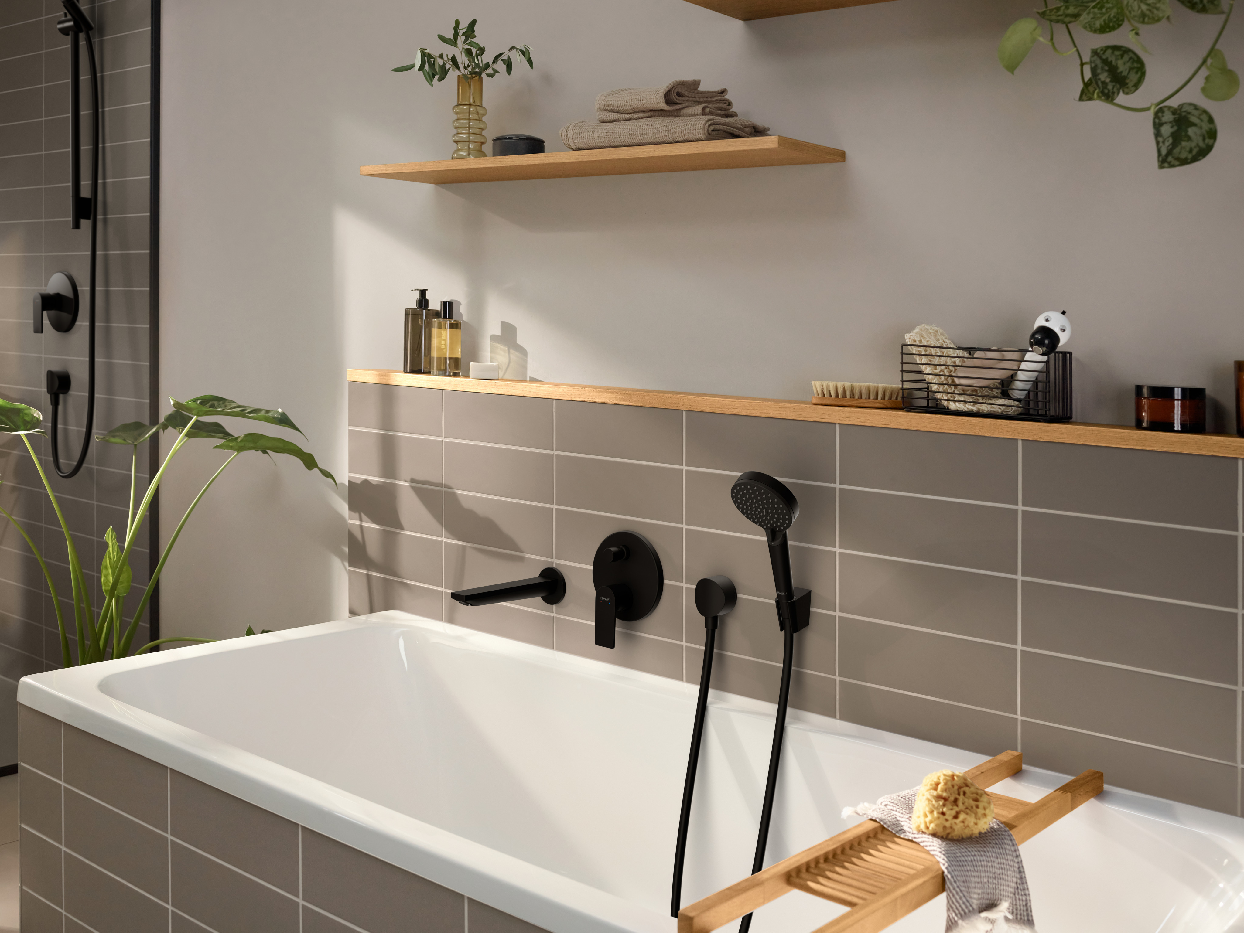 hansgrohe Bath mixer hansgrohe 72468670 rebris e black