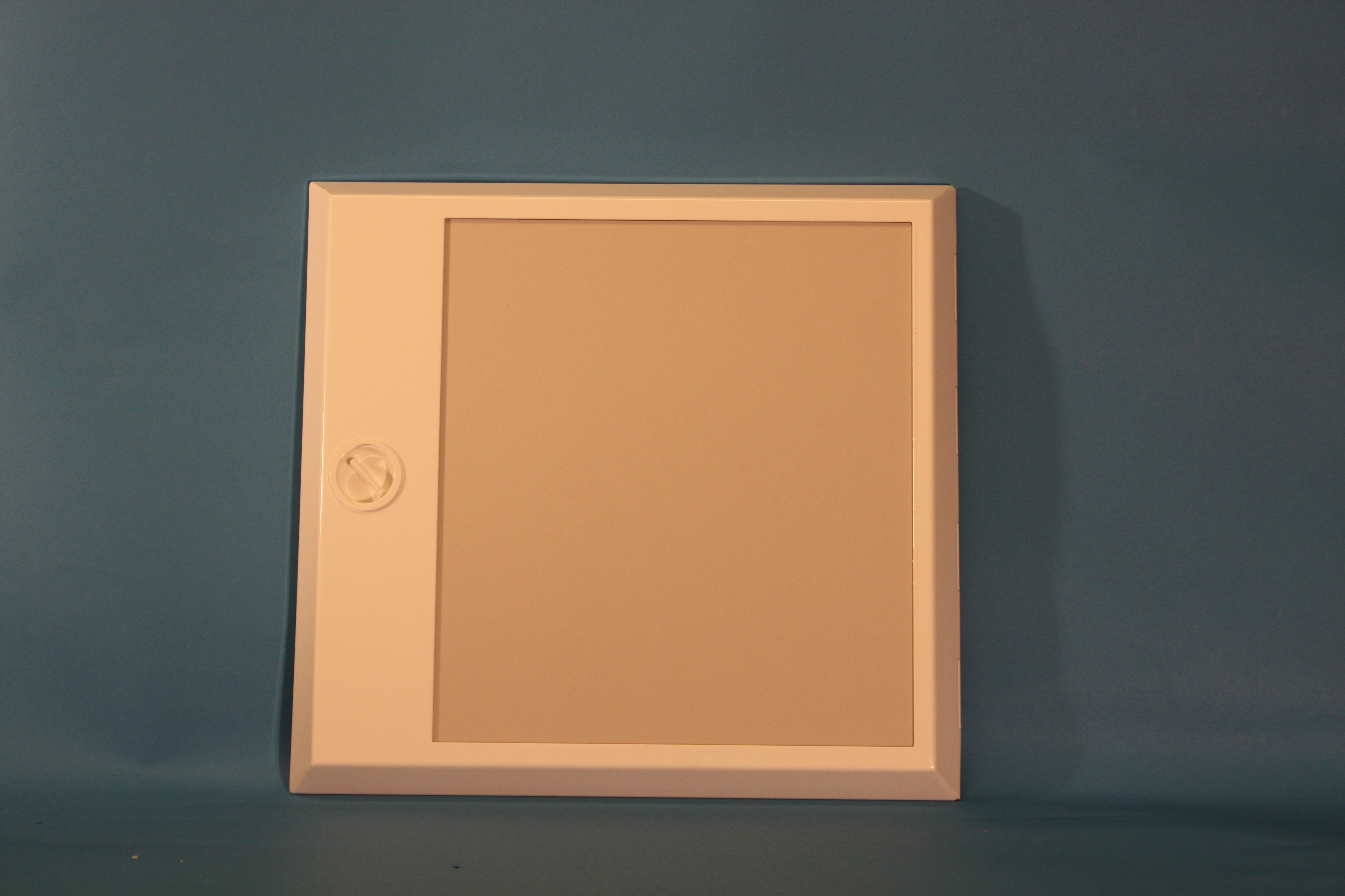 I-Box dør med Vindu - 2 rader I-32-3-MP-PATCH-P-DHS