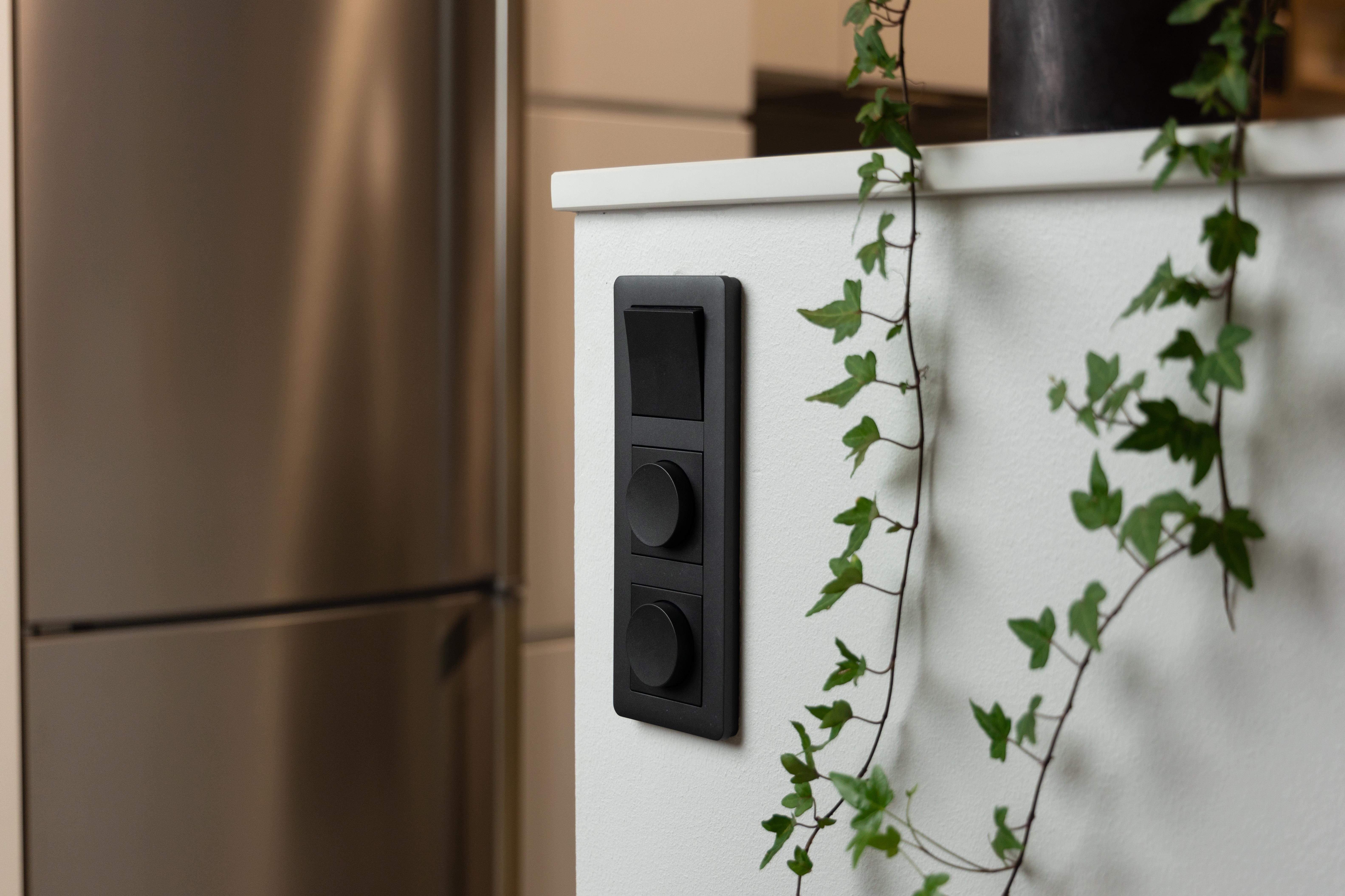 schneider electric Peitelevy exxact muovi, vaihdettava etuosa