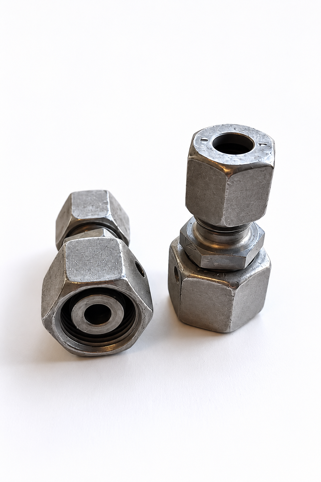 REDUCING COUPLING L D28/D22 FE