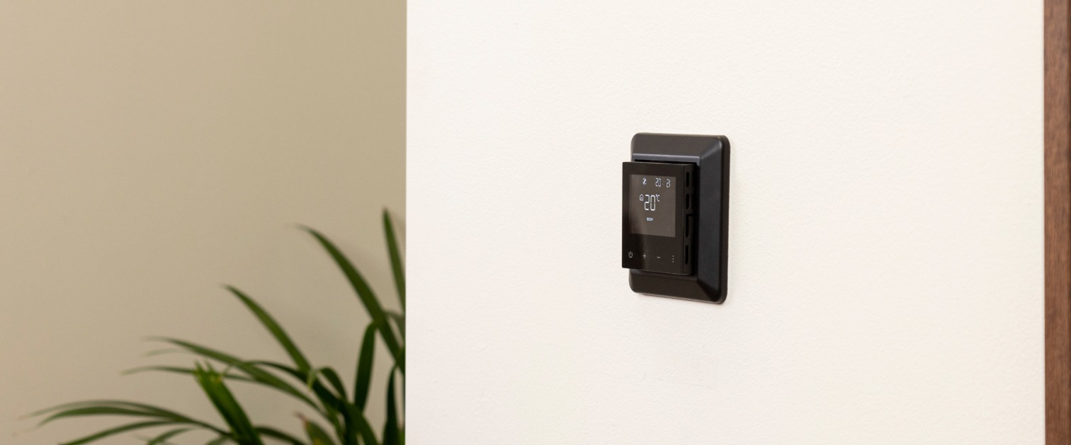 futurehome Termostaatti älykoti 16a zigbee 3.0 musta