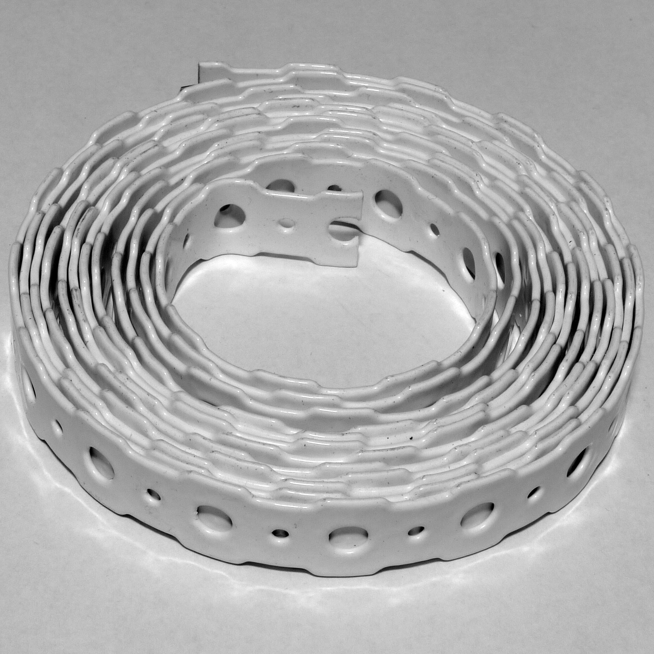 christiania byggteknikk Patentbånd pr 16mm x 0,8mm ø5,7/2,4mm plastlagt 3m hvit