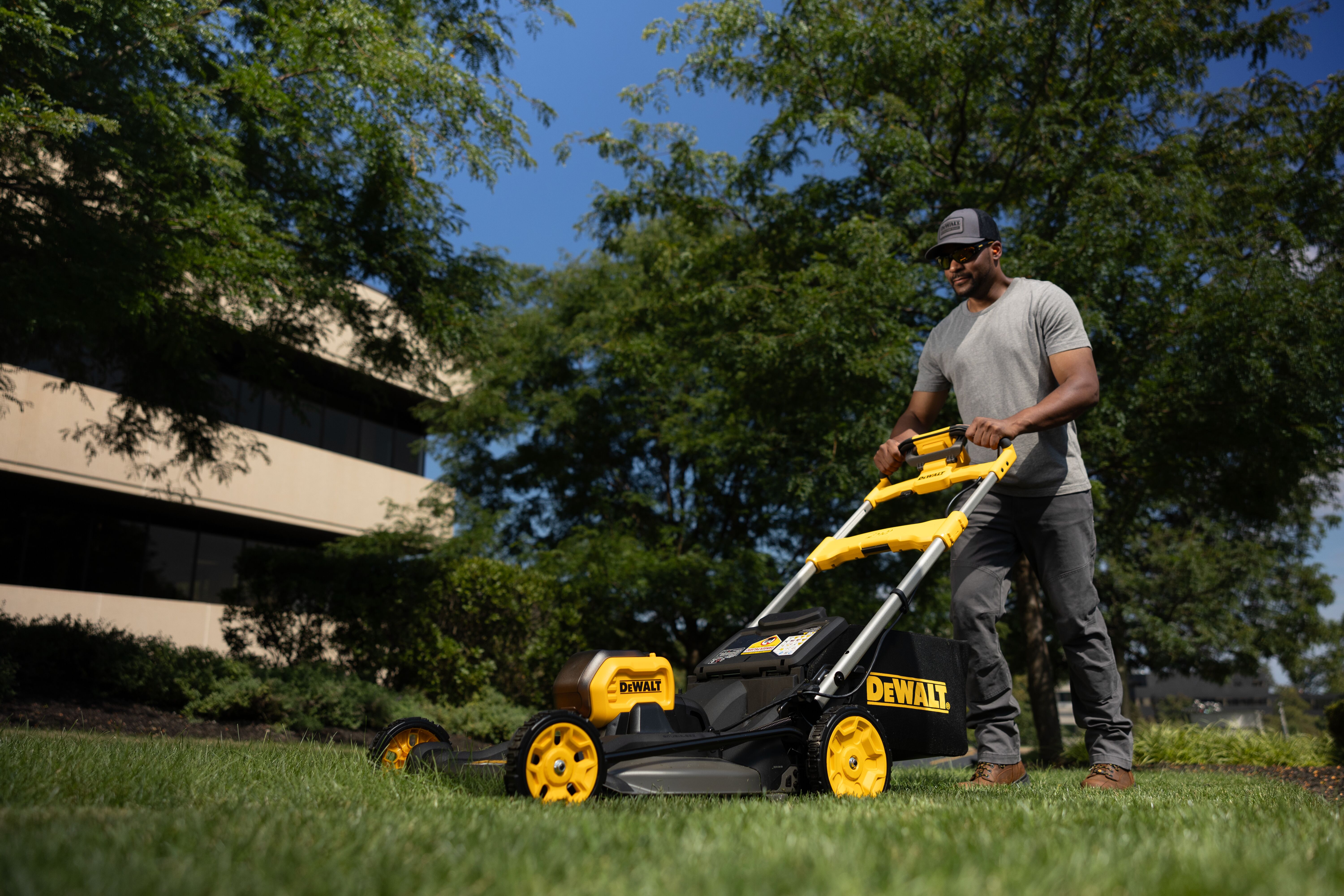 dewalt Bat. lawn mower dewalt 54v