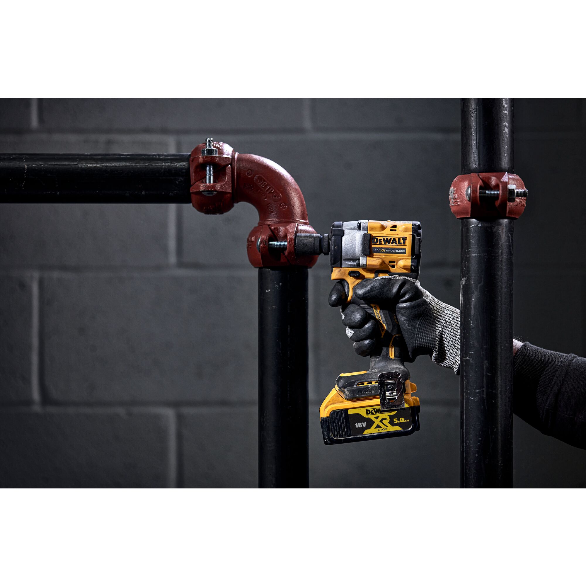 dewalt Akkumutterinväännin dewalt 18v xr 1/2 2x5,0ah