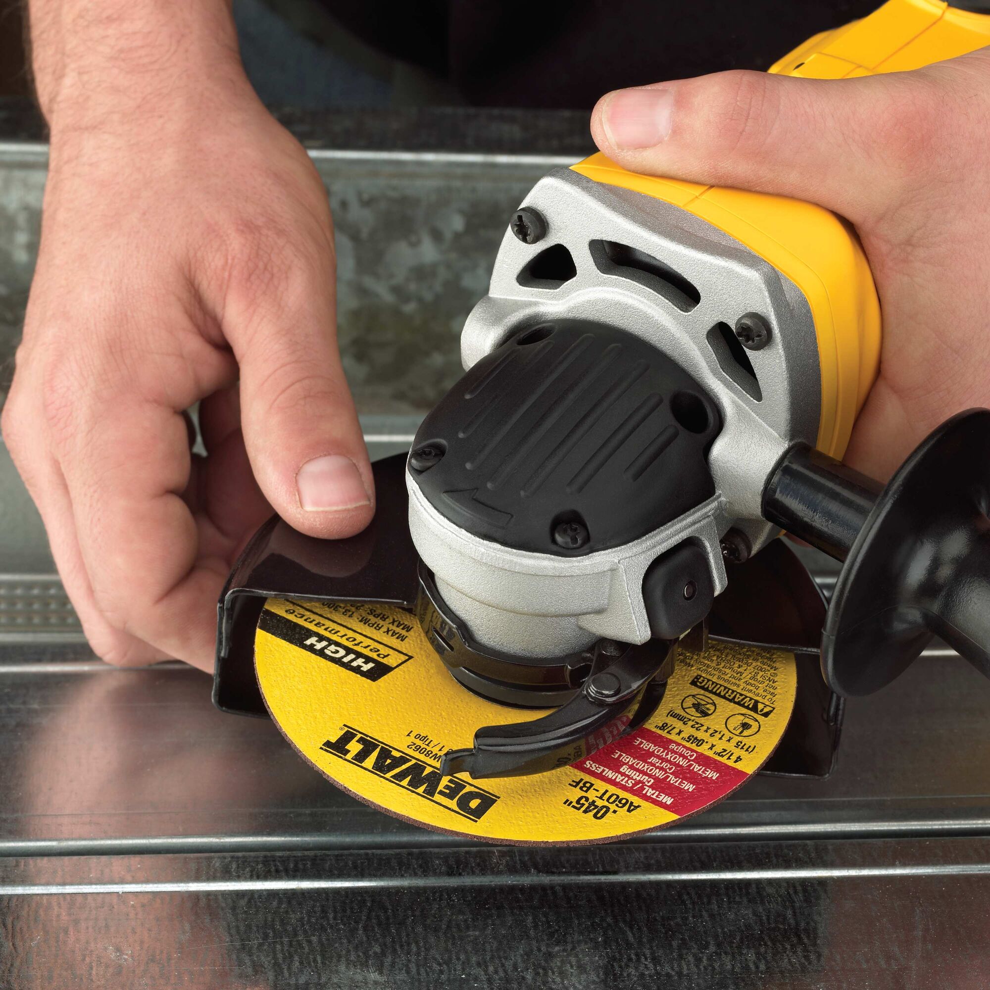 dewalt Akkukulmahiomakone dewalt dcg412m2 18v 2x4ah