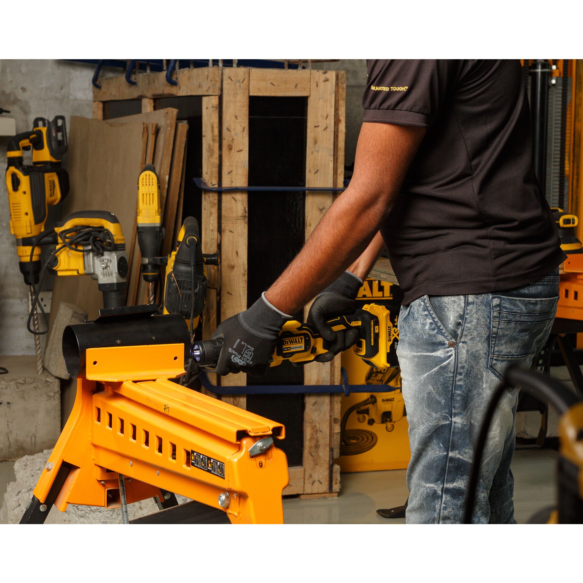 dewalt Akkusuorahiomakone dewalt dcg426p2 18v 2x5,0ah