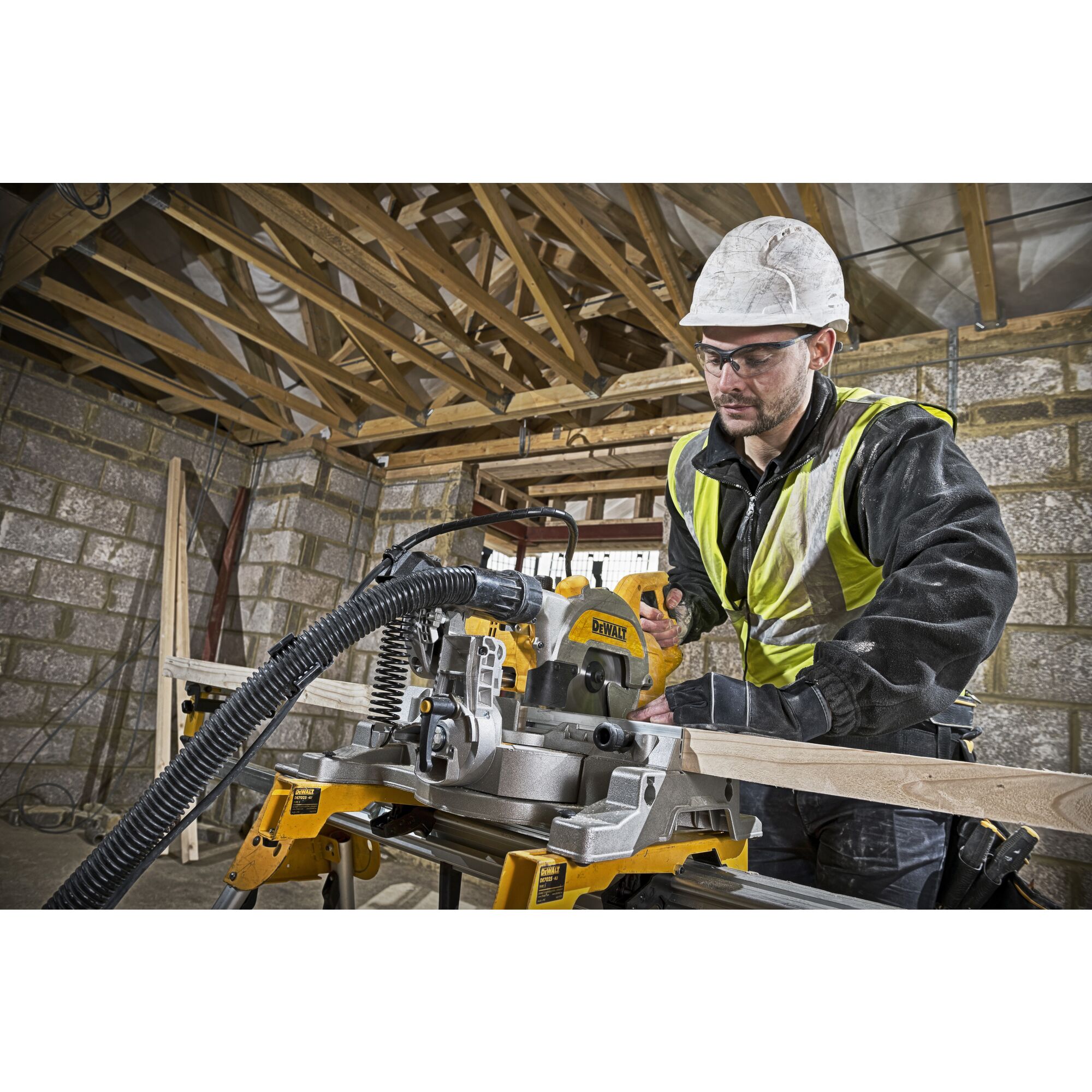 dewalt Mitre saw dewalt dws777 xps 216mm