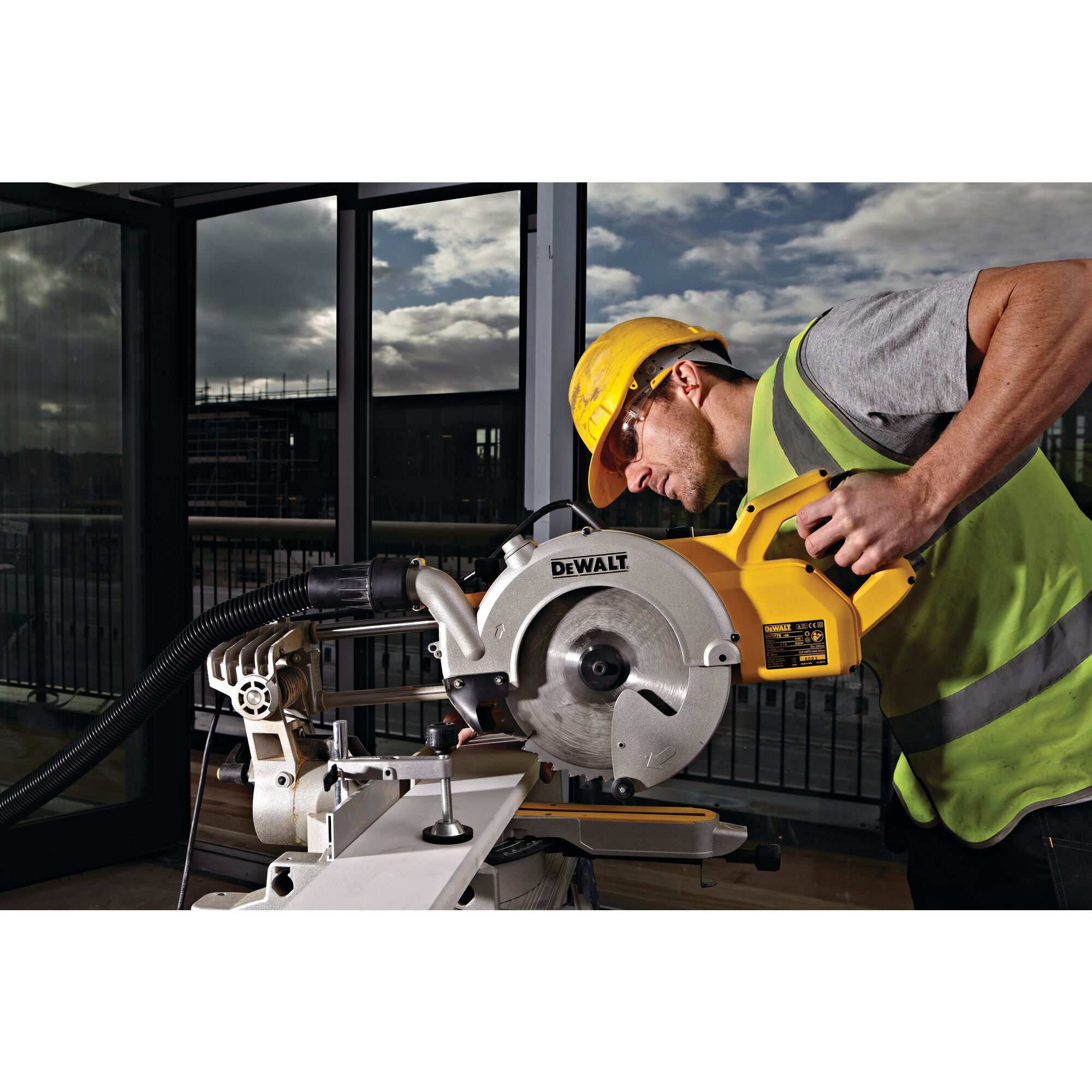 dewalt Katkaisu-ja jiirisaha dewalt dws778 1850w 250mm terä