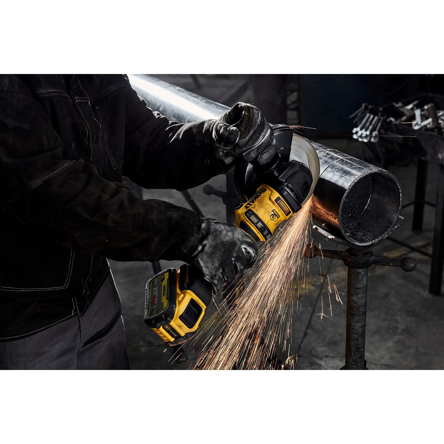 dewalt Anglegrinder dewalt dcg440n 54v 180mm bare