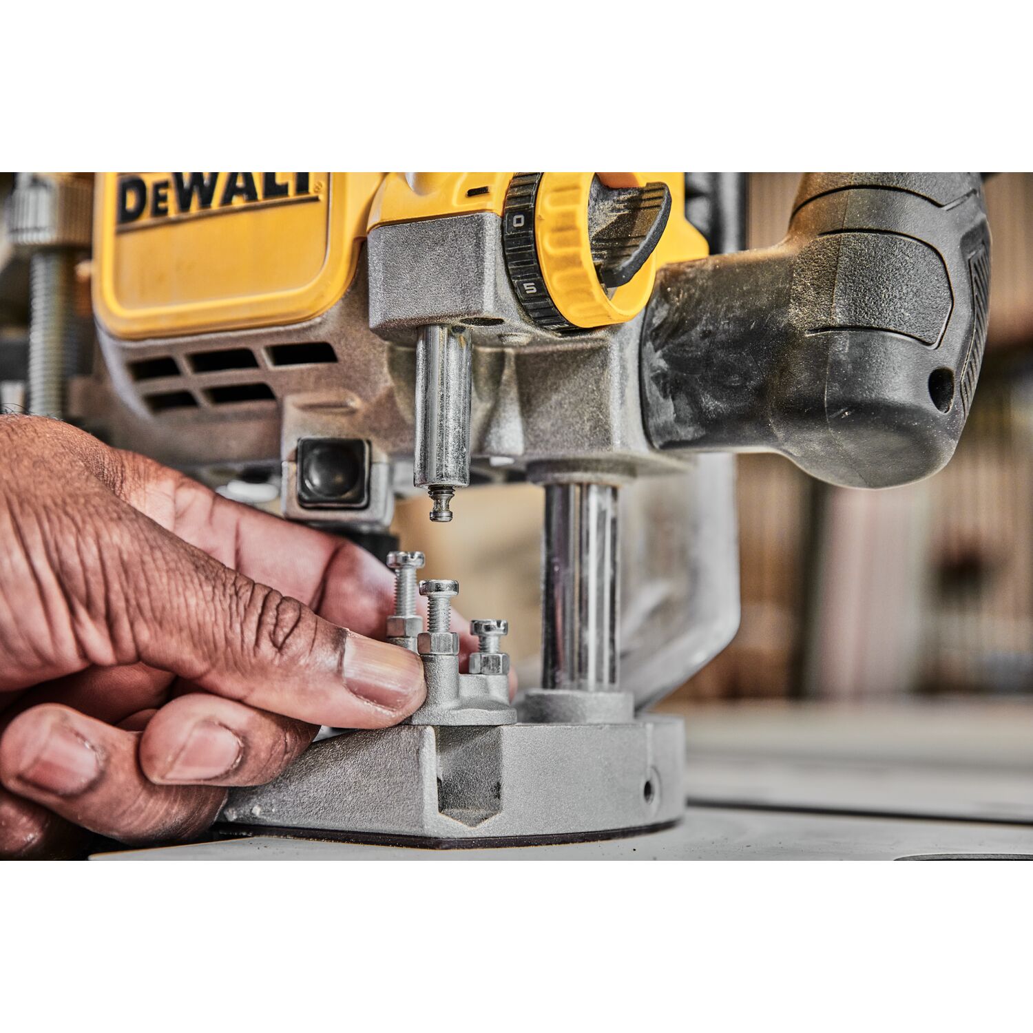 dewalt Yläjyrsin dewalt dwe625 230v 12mm 2300w carton