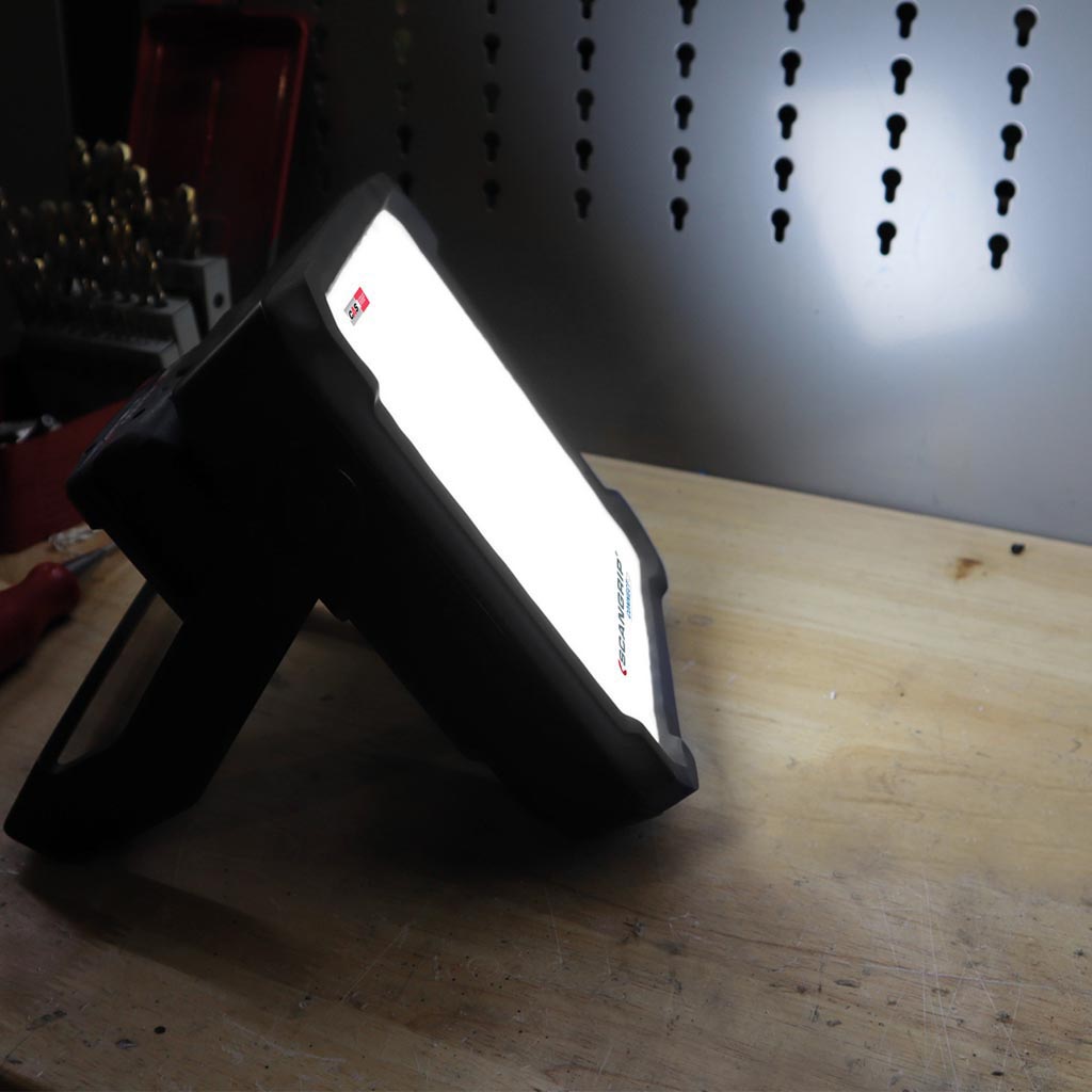 scangrip Compact floodlight scangrip vega 2 connect 2000 lm