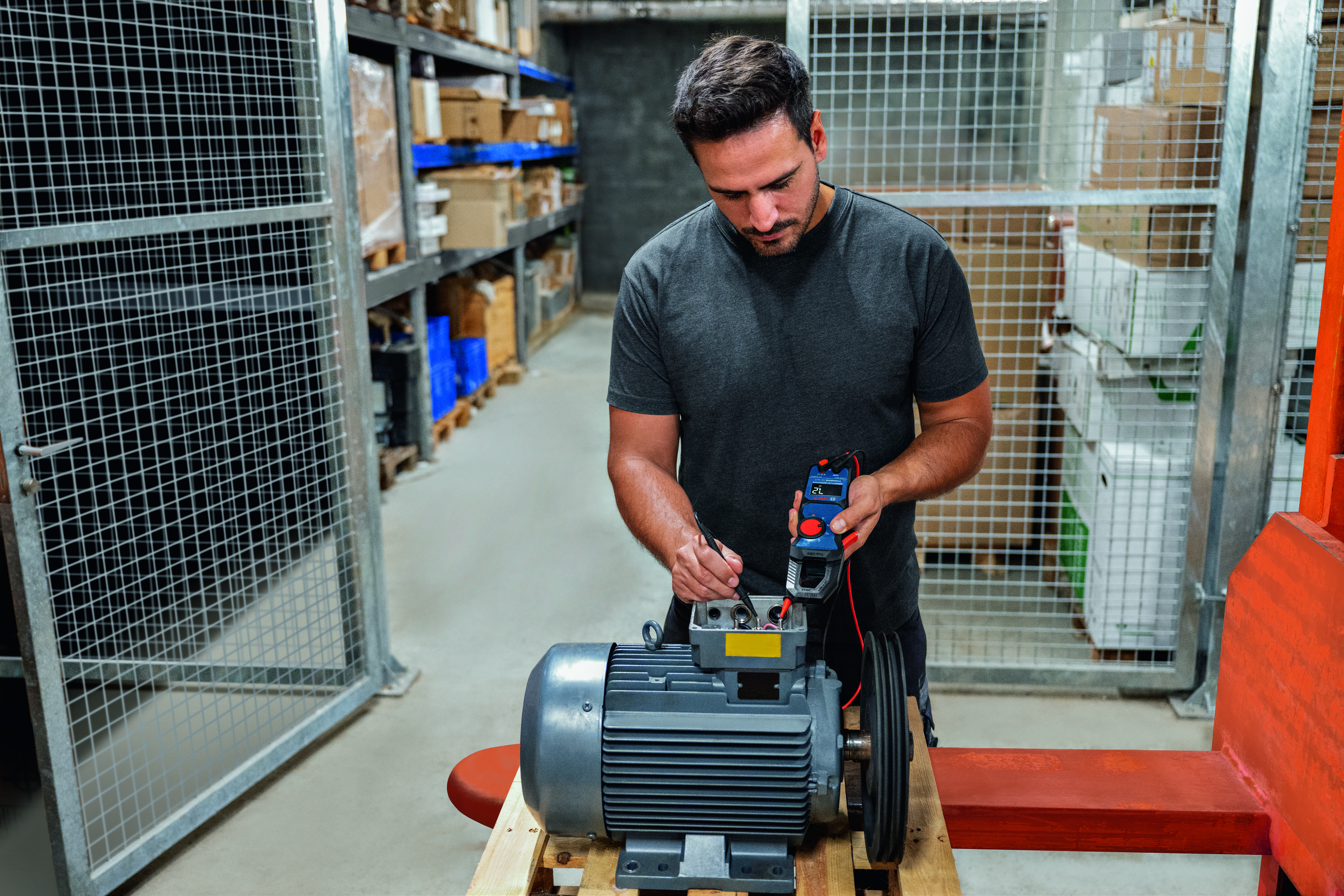 bosch blue Pihtimittari bosch gmc 600-15 2xaa ja tasku