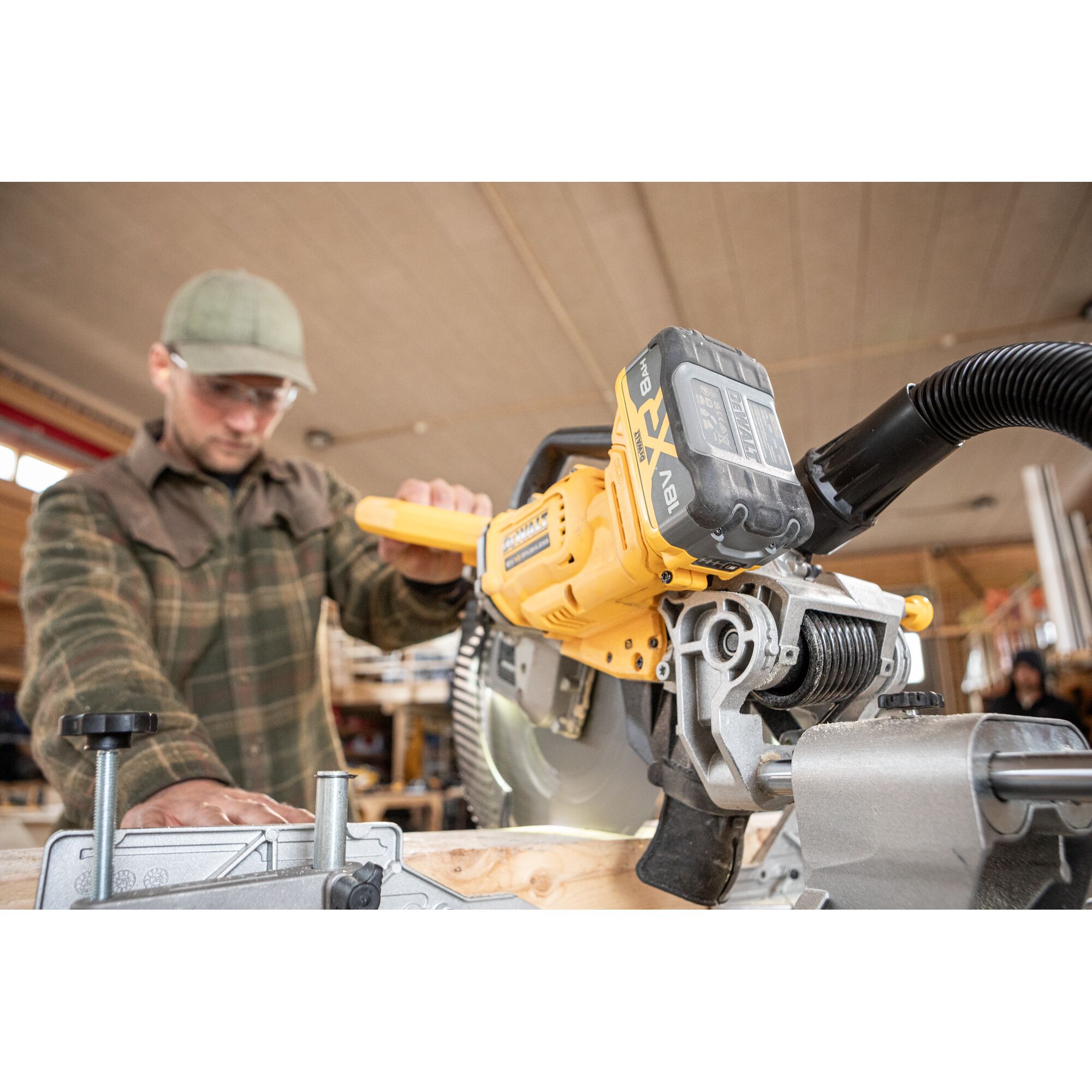 dewalt Mitre saw dewalt dcs782n 18v xr 305 mm bare