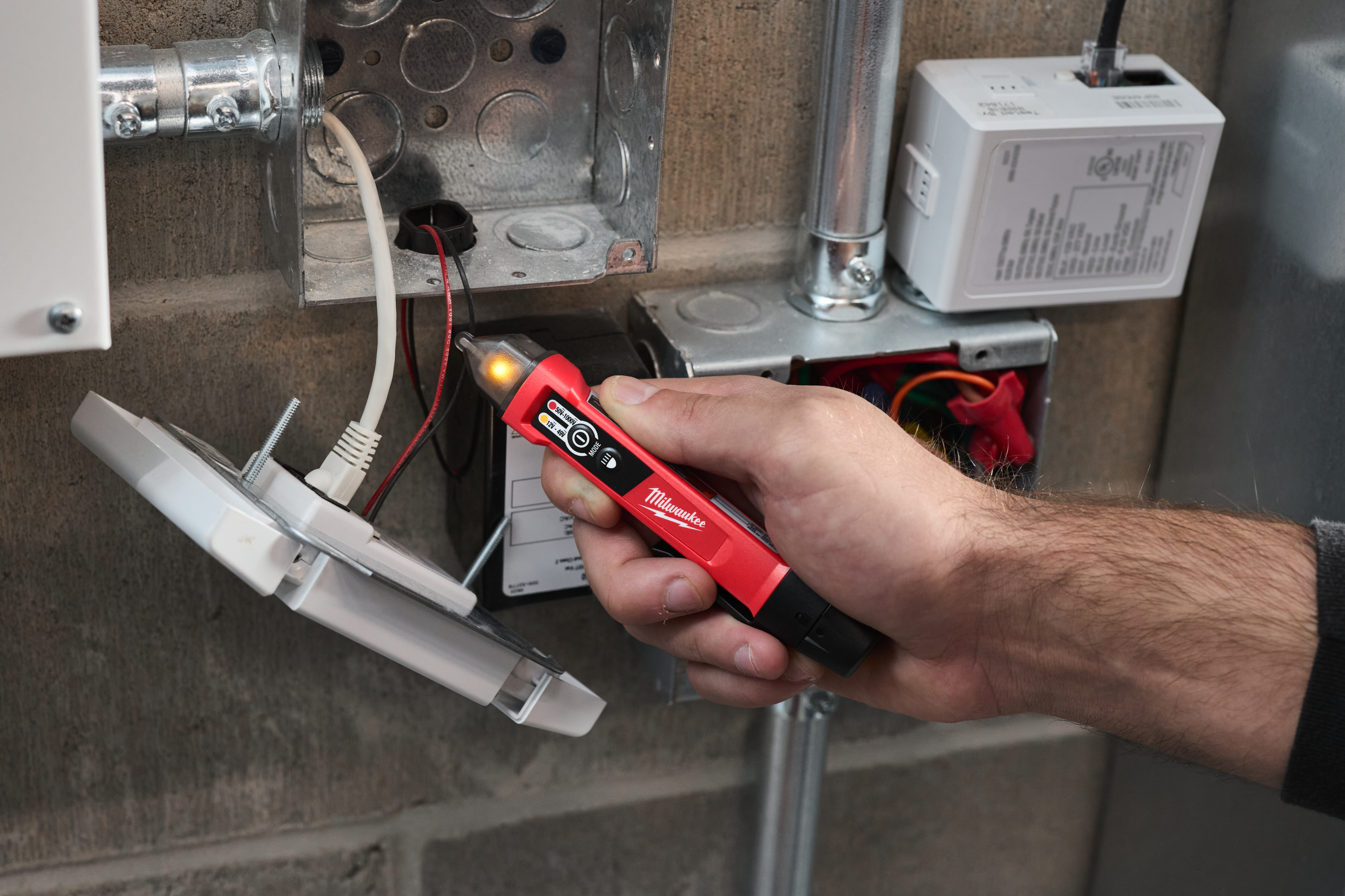 milwaukee Voltage detector milwaukee ncvddf