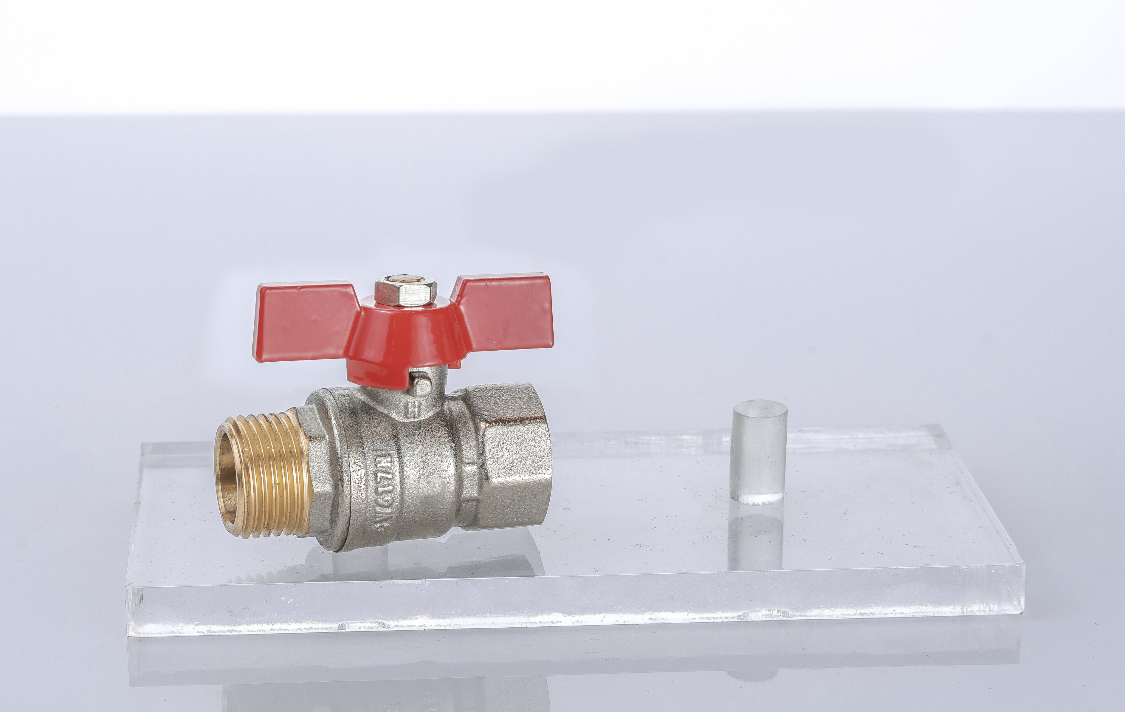 undefined Kuulkraan messing nikkel 1/2" s/v pn25 liblik
