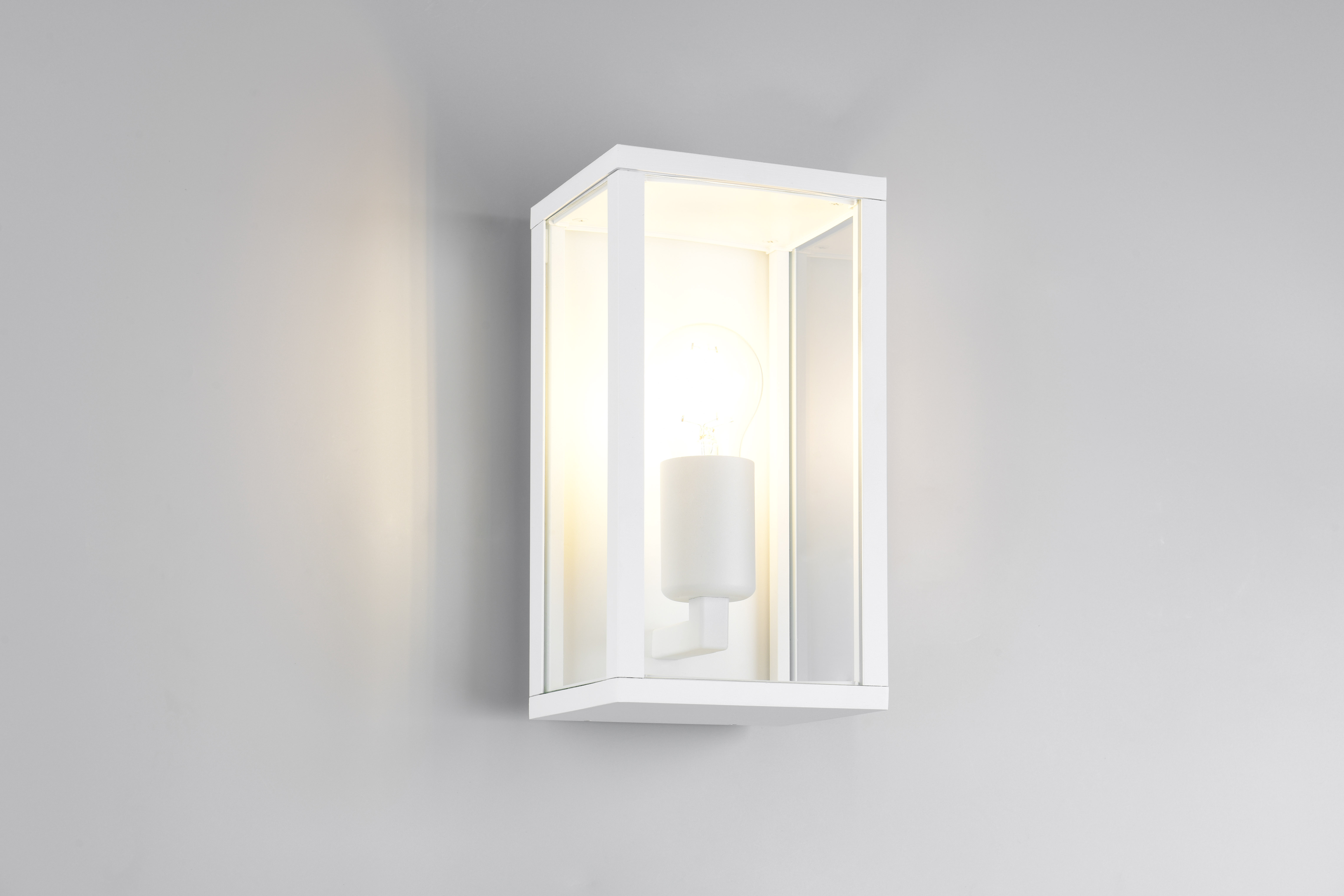 trio Seinävalaisin ulko trio garonn ip44 e27 max 60w white