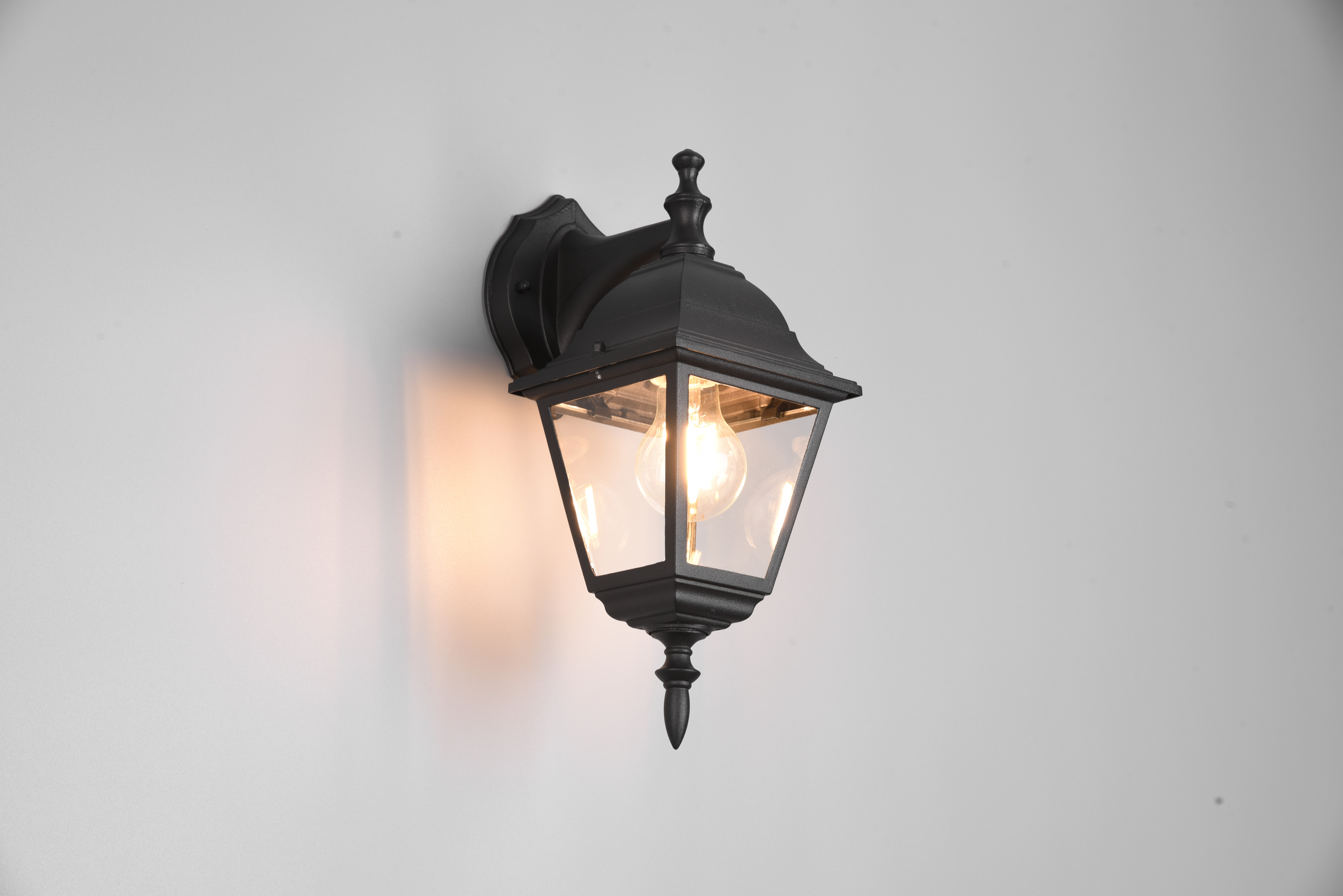 trio Seinävalaisin ulko trio livenz ip44 e27 max 60w black