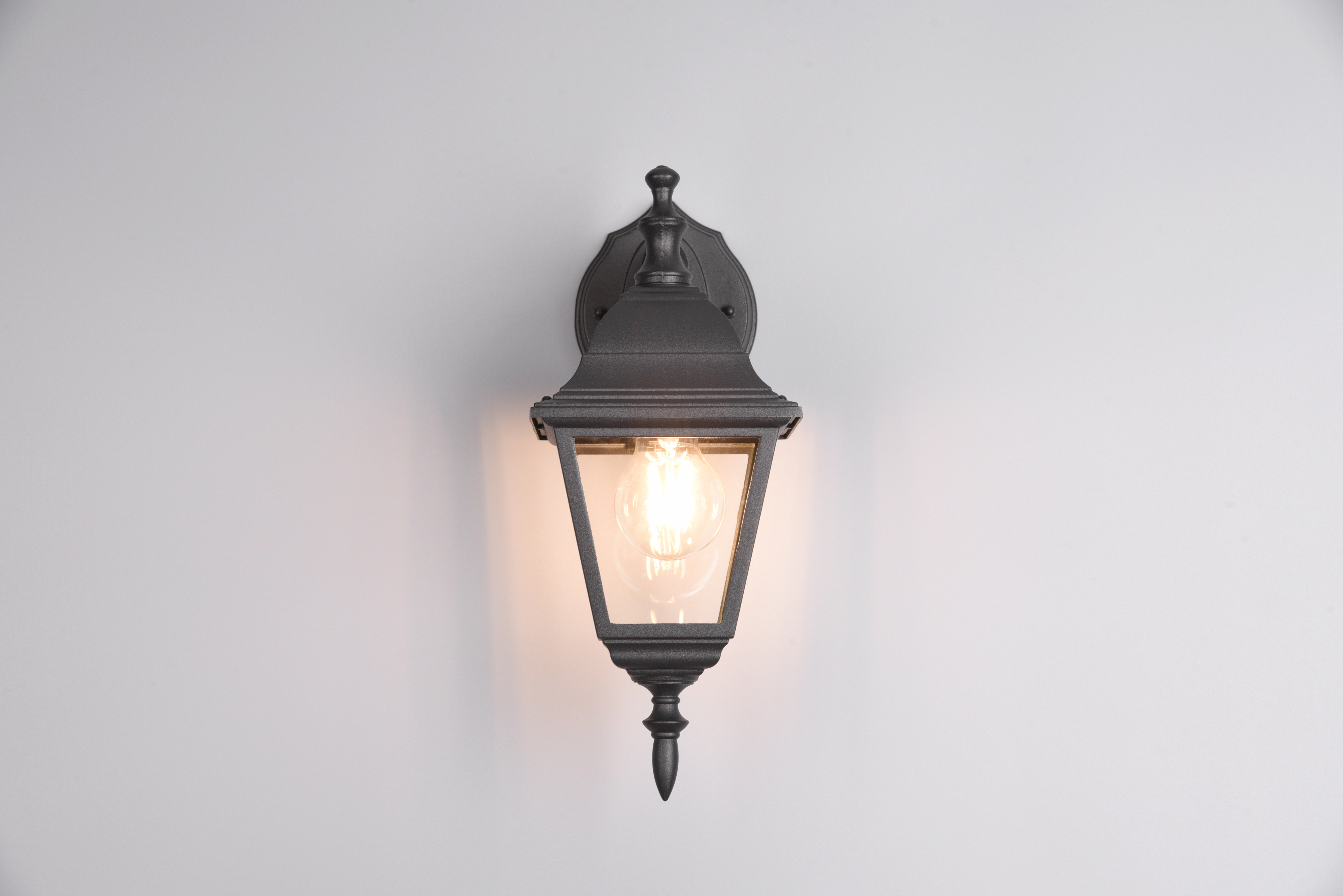 trio Seinävalaisin ulko trio livenz ip44 e27 max 60w black