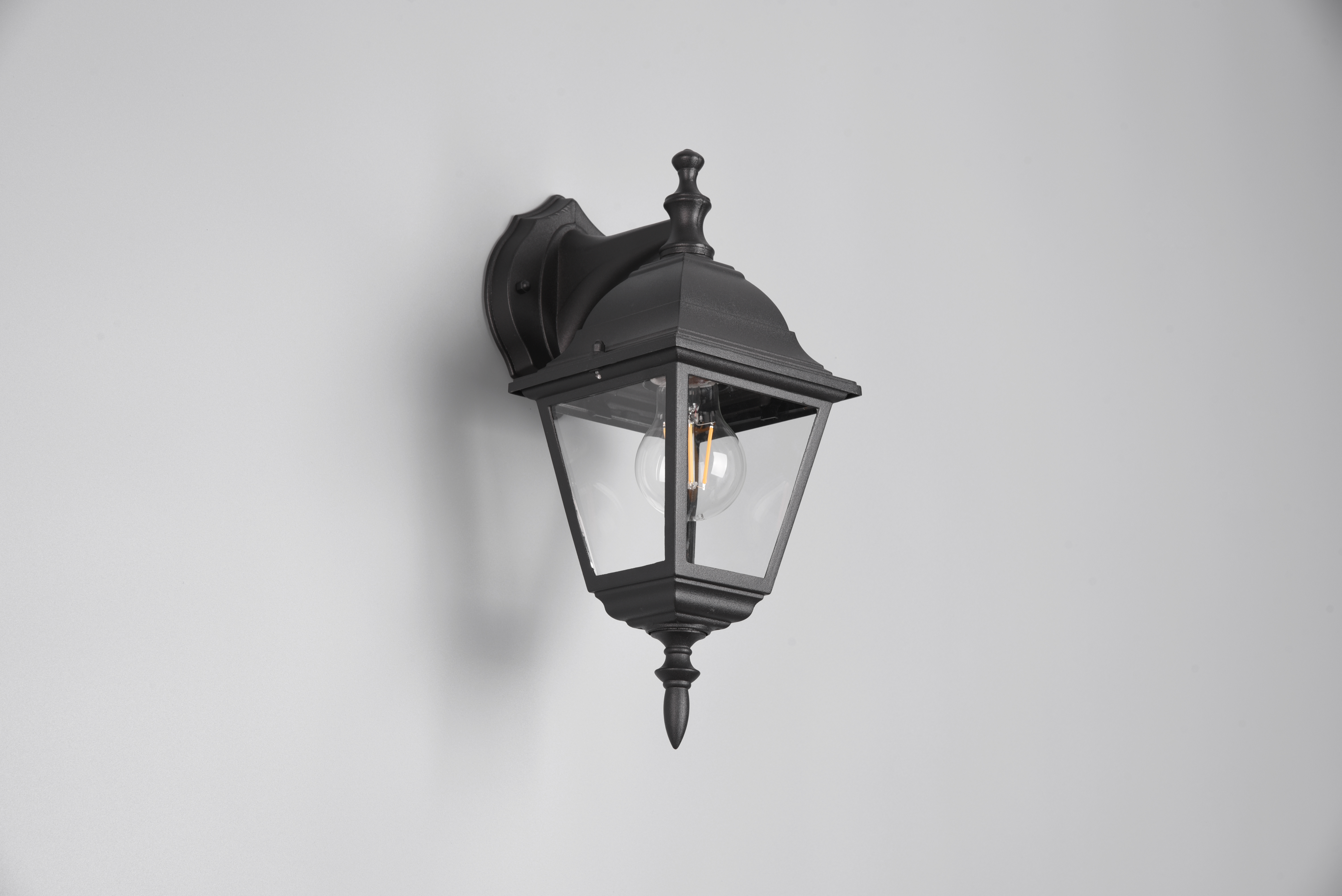trio Seinävalaisin ulko trio livenz ip44 e27 max 60w black