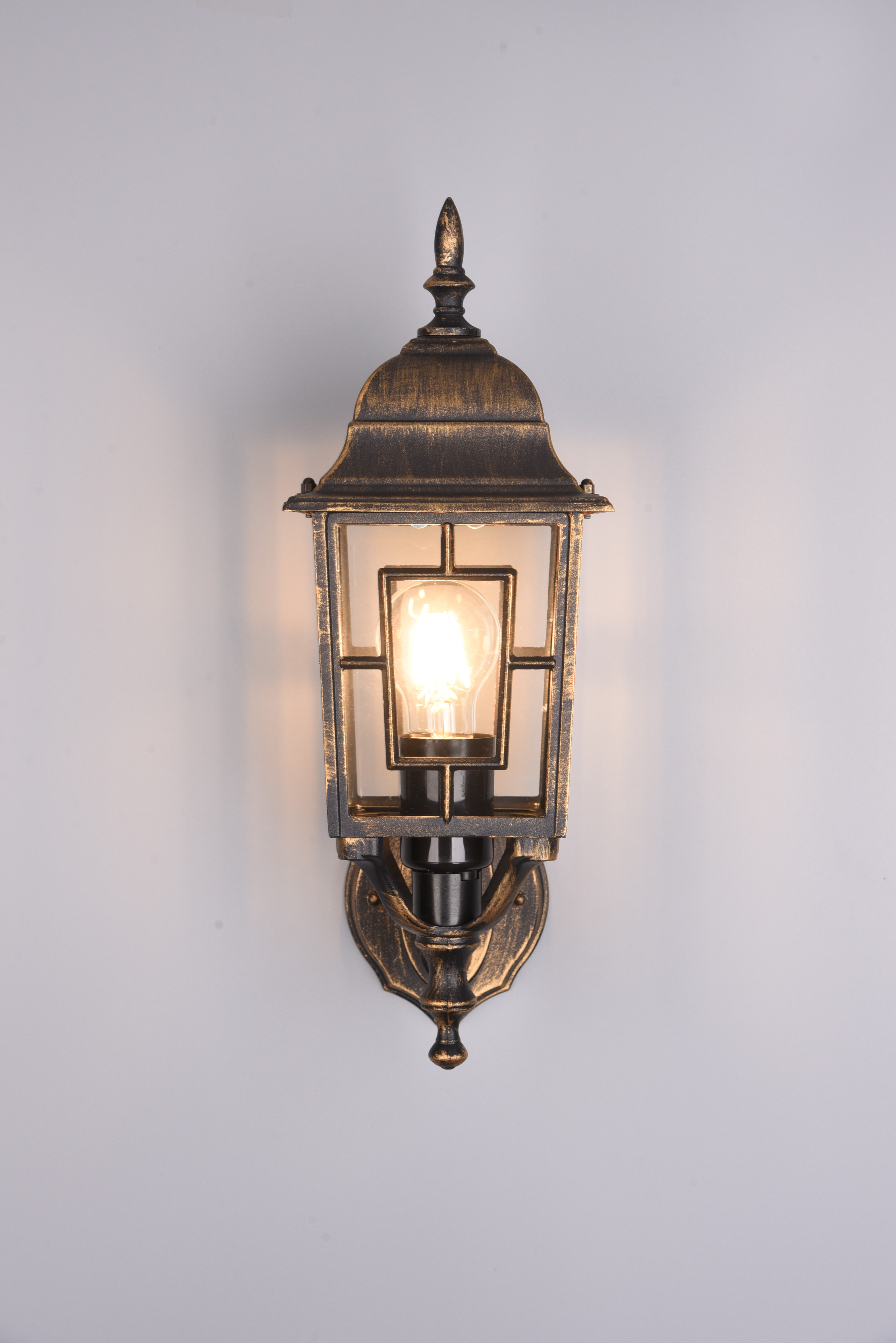 trio Wall lamp outdoor trio volturn ip44 e27 max 60w rustic