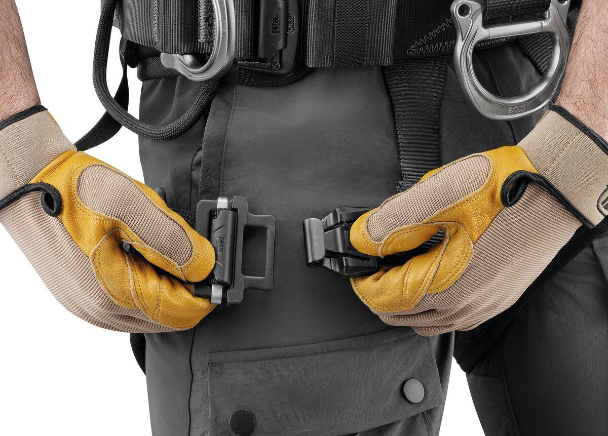 petzl Fullbody harness petzl avao fast eur size 0