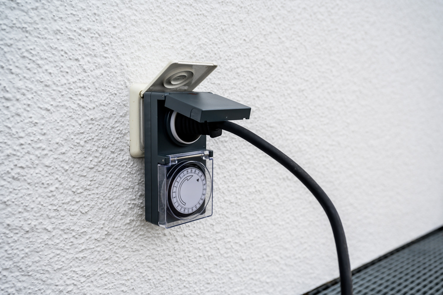 brennenstuhl Mehāniskais laika relejs schuko ip44