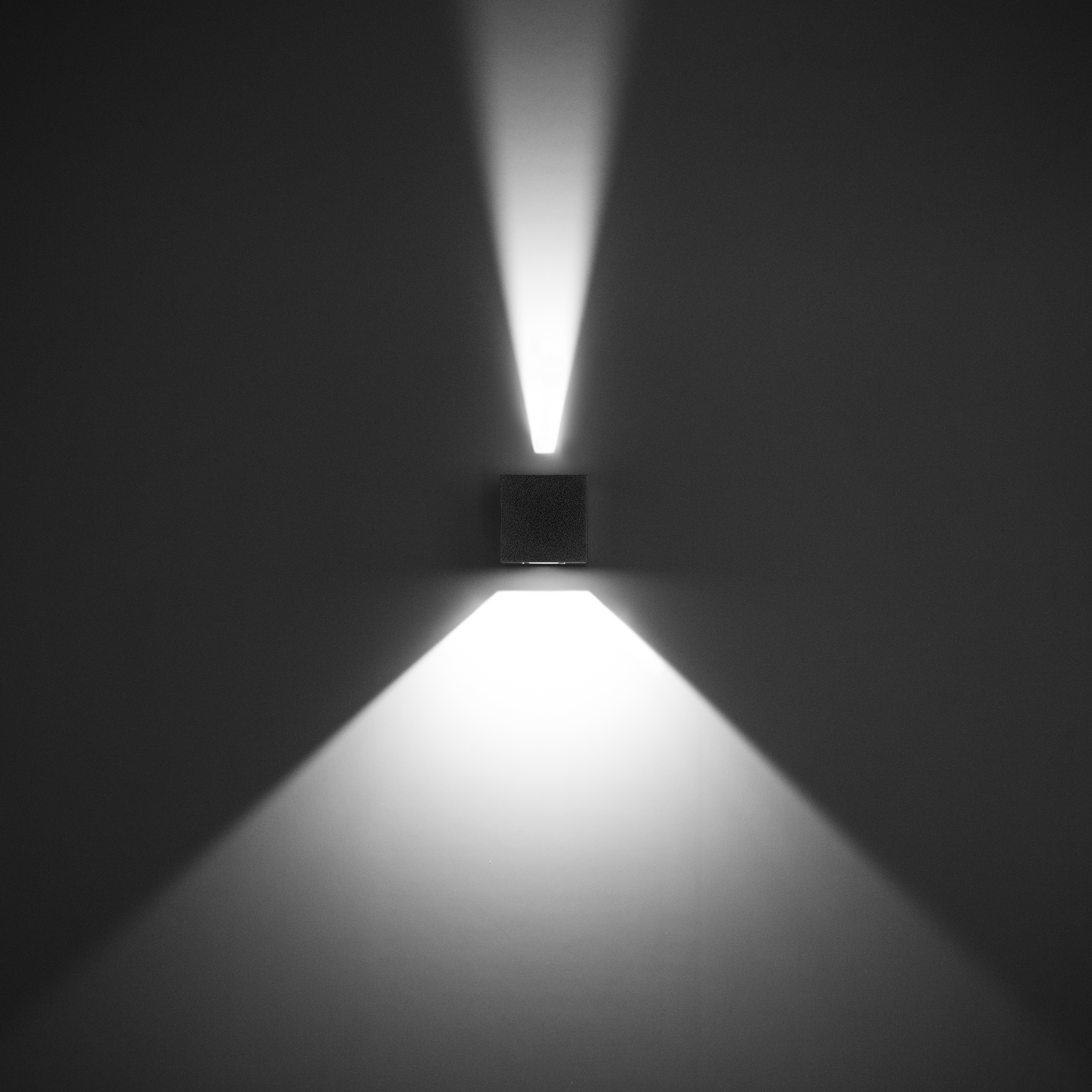 performance in lighting Väggarmatur quasar 10 360 led 10,8w 4000k