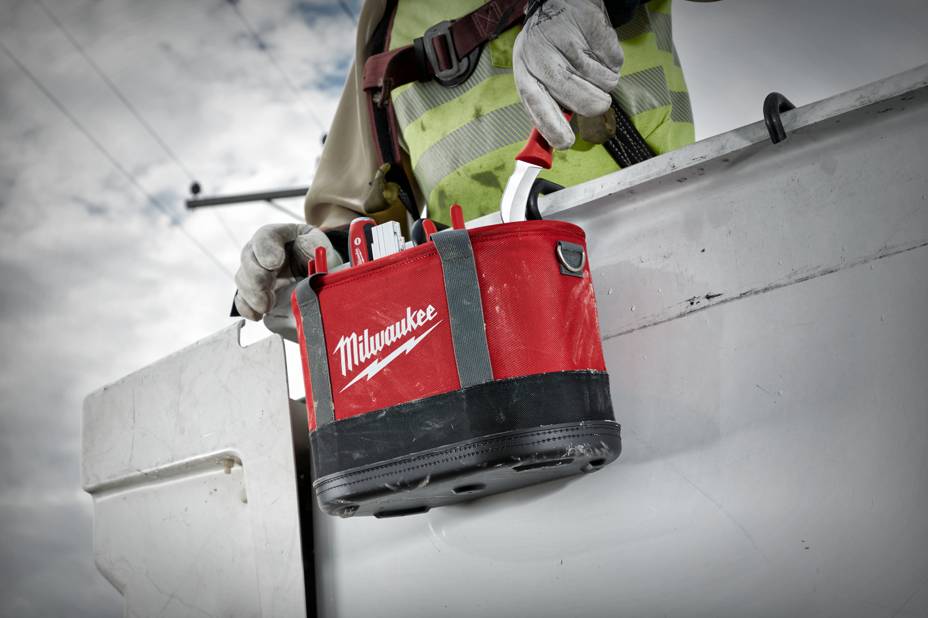 milwaukee Bag milwaukee oval aerial 14 pockets