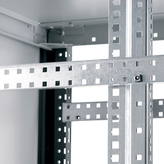 Travers, B=600 mm | Rack 19