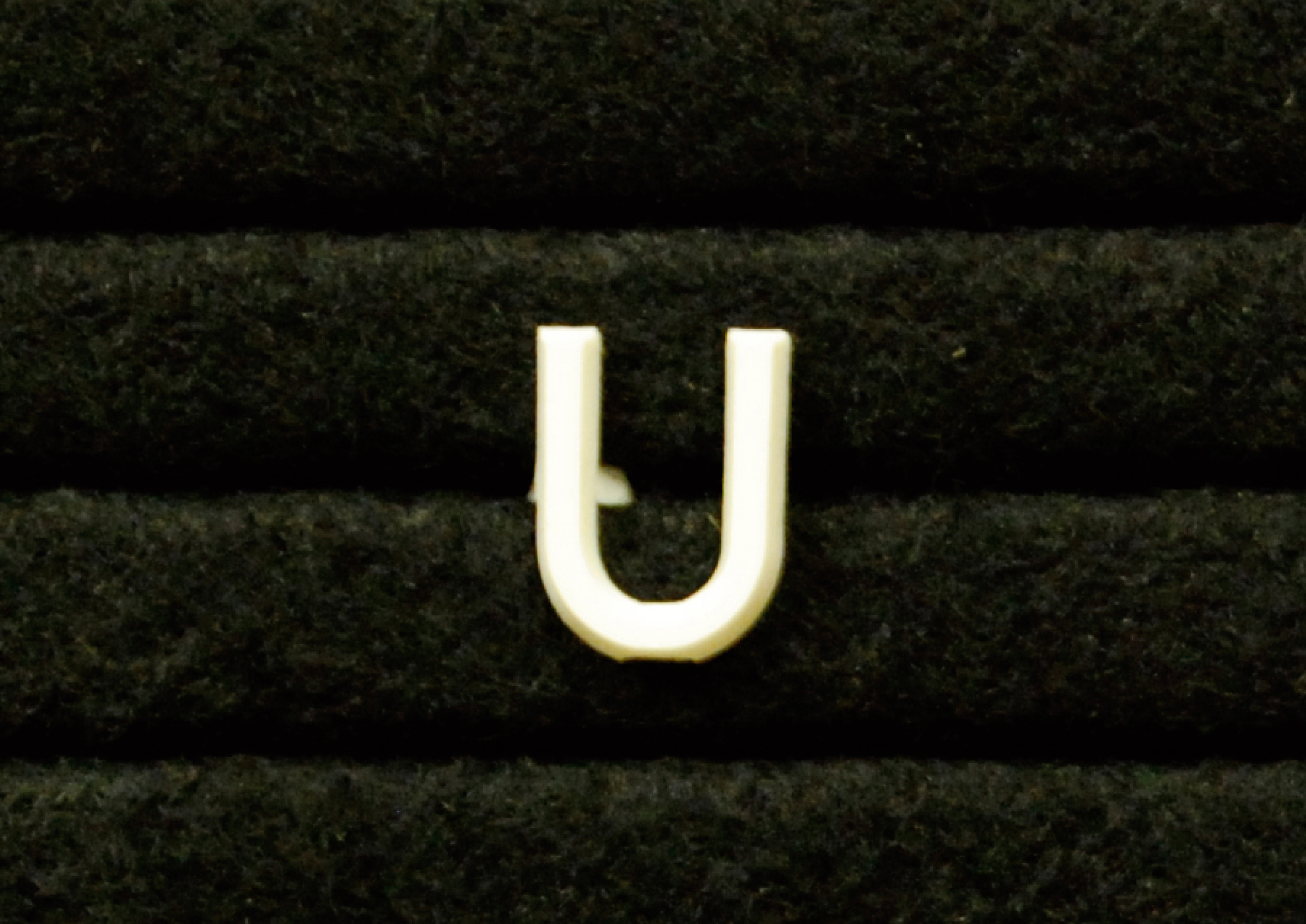 undefined Plastbokstav u 13mm vit