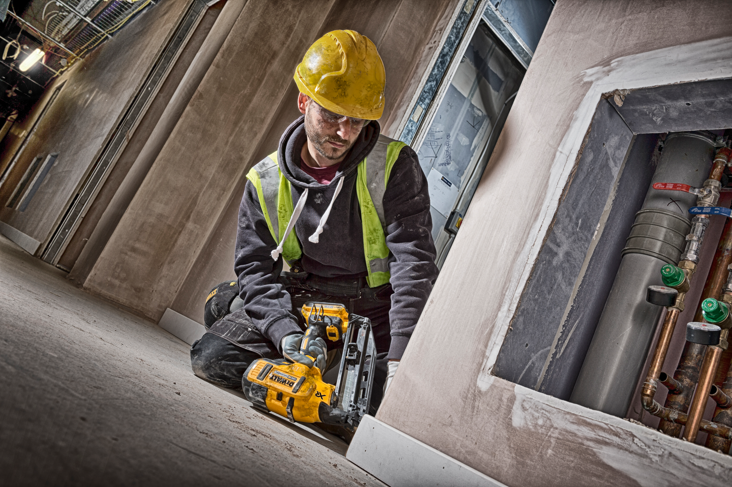 dewalt Finish nailer dewalt dcn660d2 2x2ah