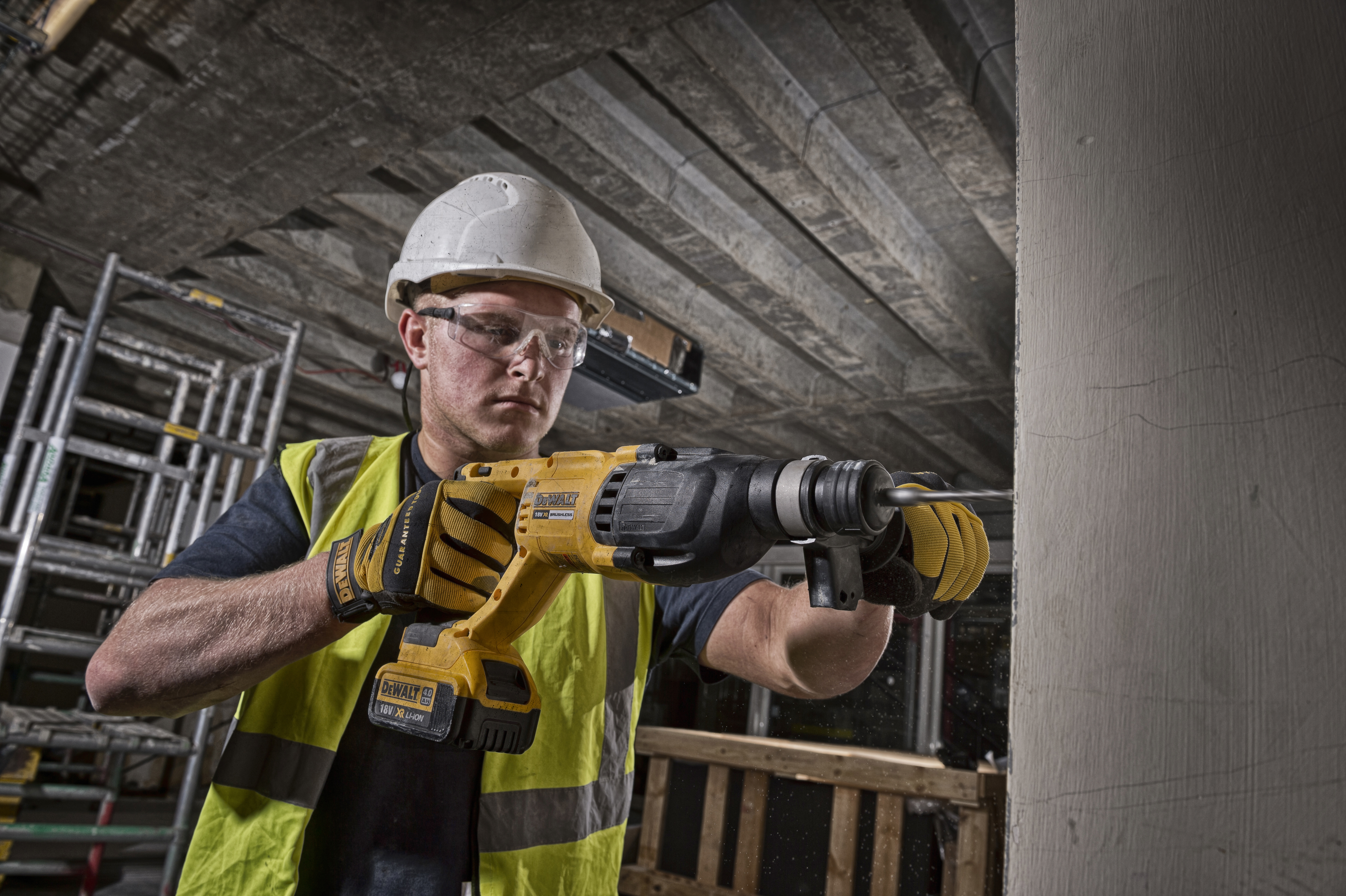 dewalt Battery hammer drill dewalt dch133m1 18v xr sds+ 1x4,0ah
