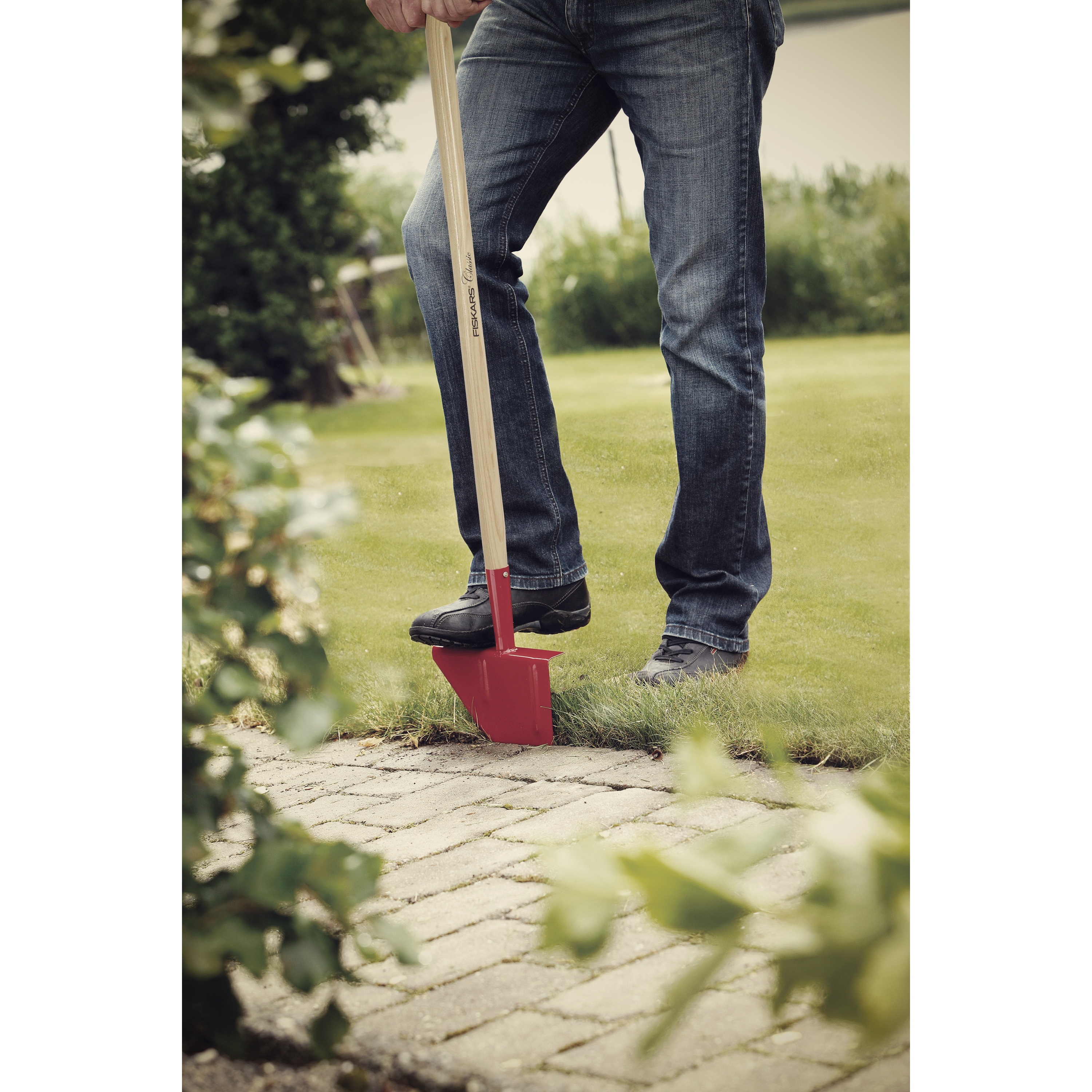 fiskars Lawn edger fiskars classic red