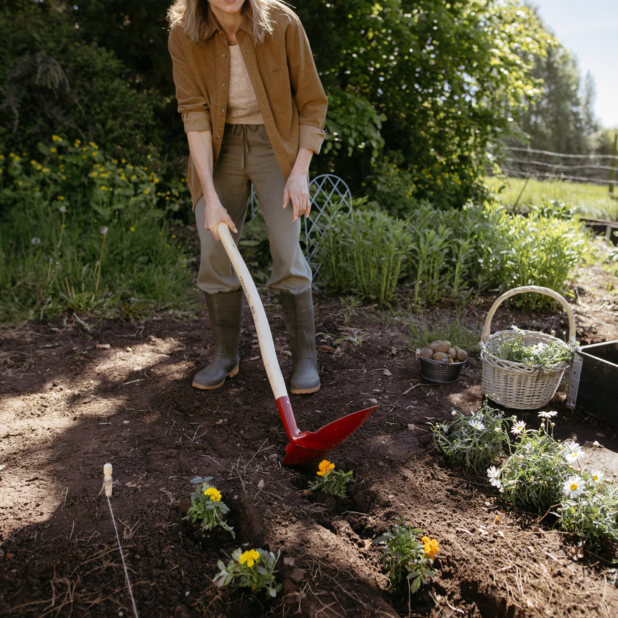 fiskars Contractor hoe fiskars classic pro red