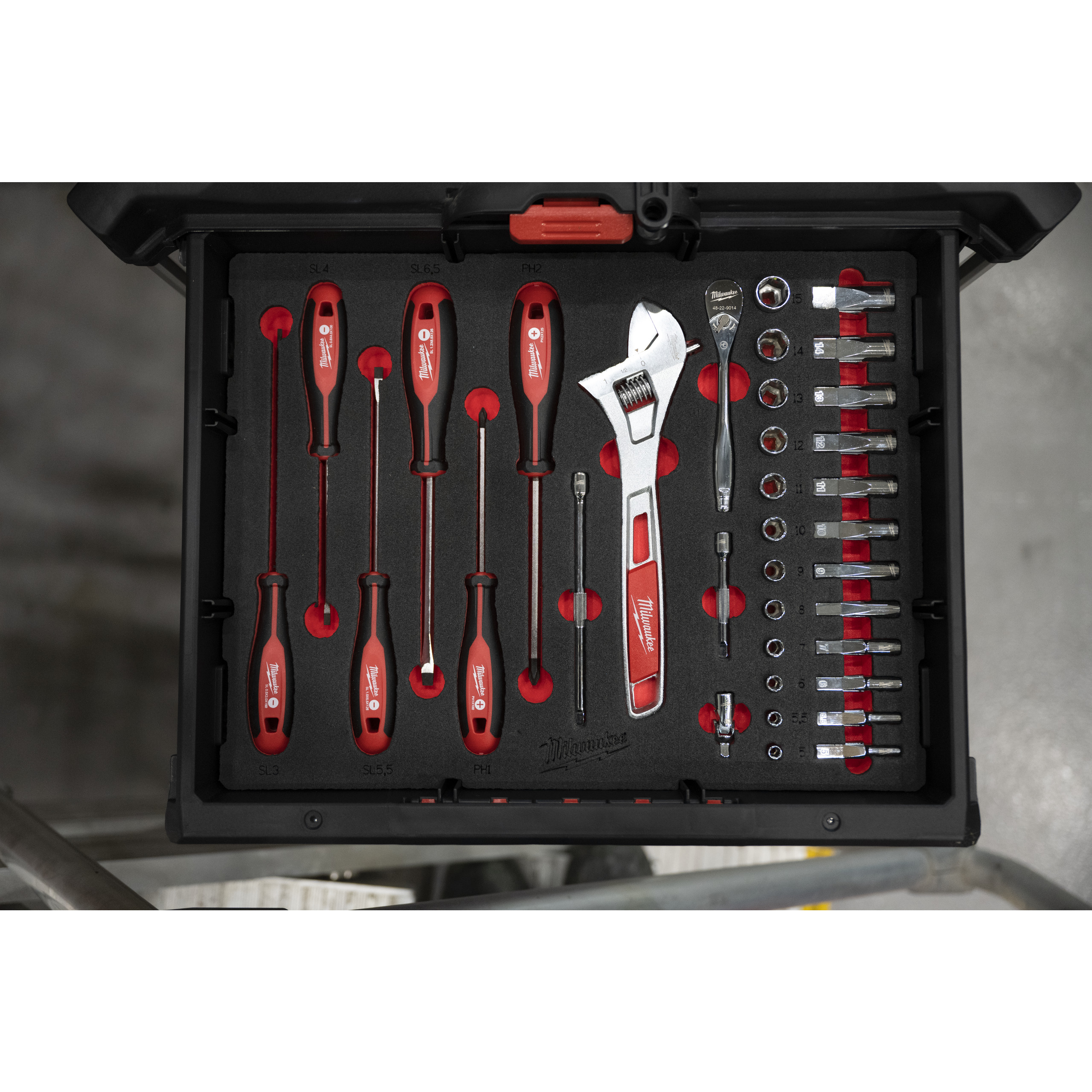 milwaukee Räikkä/hylsysarja milwaukee packout 1/4in sisus 35kpl