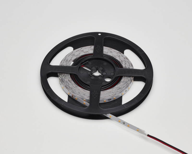 saas instrumentti Led strip 3k ip20 24v 4,8w/m ra95