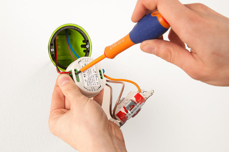 hide-a-lite Elektroninen liitäntälaite jolly round 700