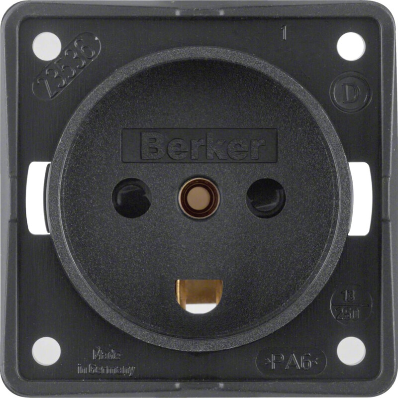 PISTORASIA HAGER 2N+PE/13A/250V Tanska UR mus