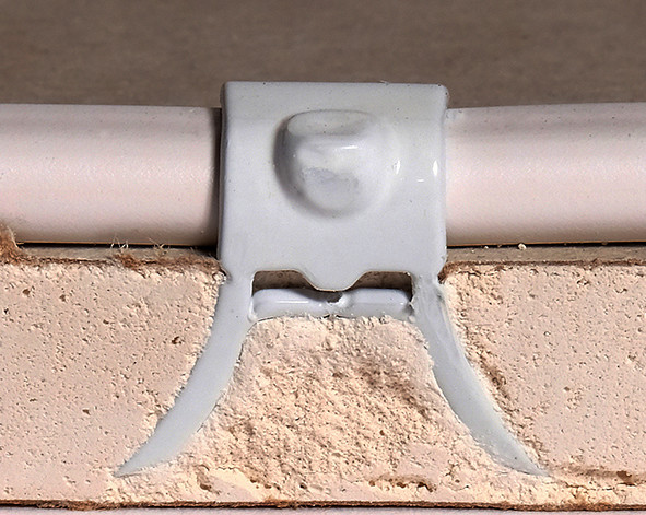 norwesco Hammer-in bracket 8-r plaster p
