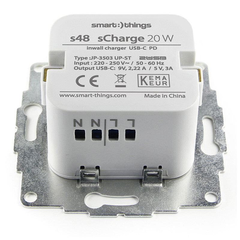 finnsat Virtalähde scharge uppoas. 230v, 20w, lightning