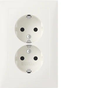 hager Uttag 2-v del brunn 1½ s.1 vit