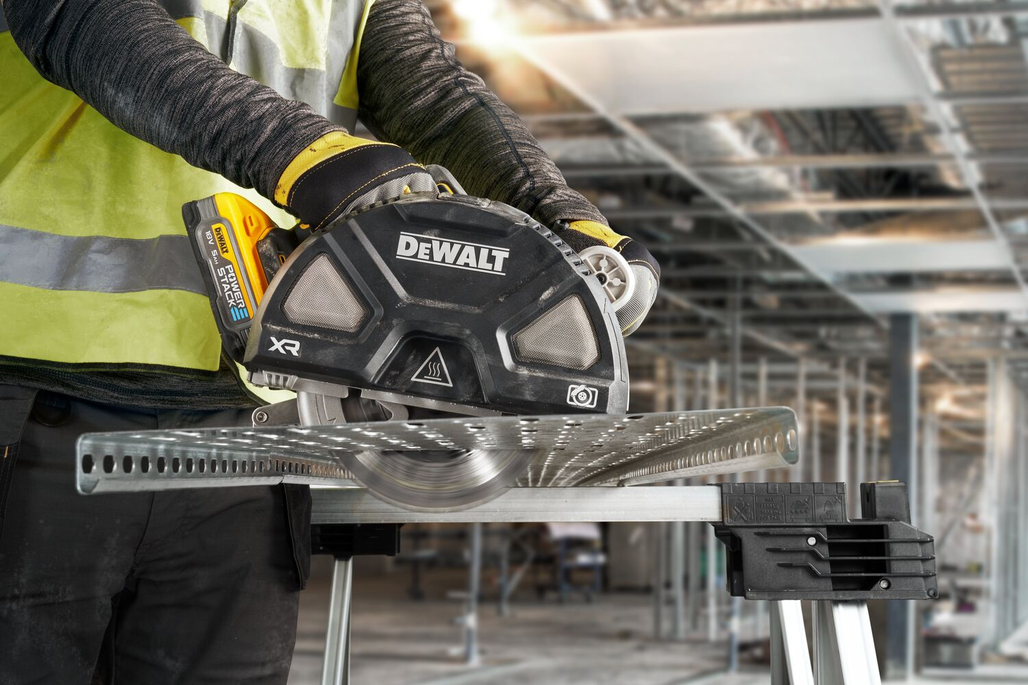 dewalt Circular saw dewalt dcs383h2 metal 18v 184mm 2x5ah charger